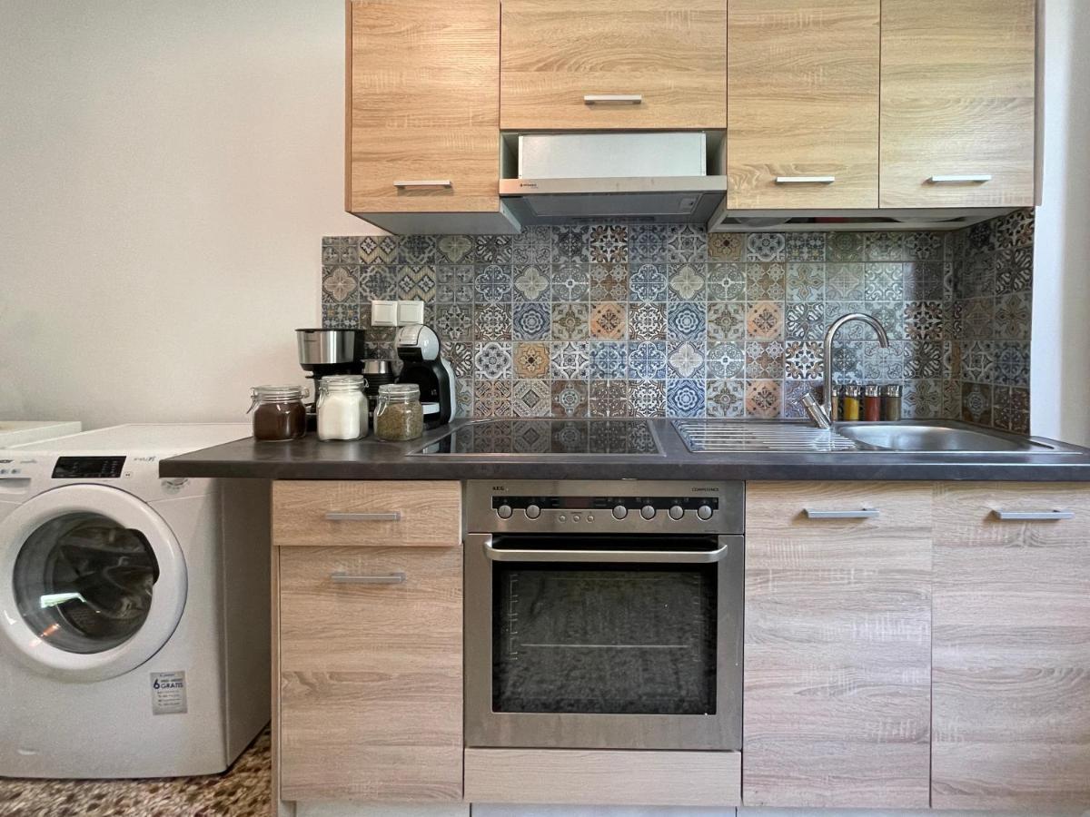 Soho Vibrant 55Sqm Apt In Athens Luaran gambar